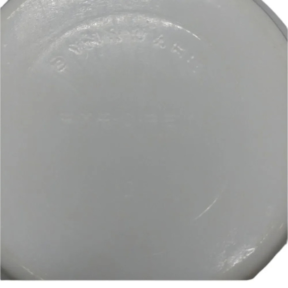 Dynaware Pry-O Rey Milk Glass  Casserole/Bowl Set of 2 - Picture 14 of 14